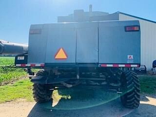 Main image Gleaner R62 4
