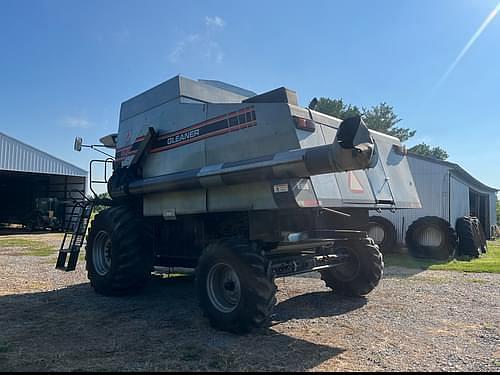 Image of Gleaner R62 equipment image 2