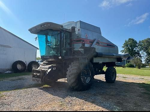 Image of Gleaner R62 equipment image 1