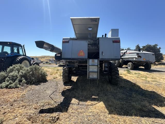 Image of Gleaner R72 equipment image 4