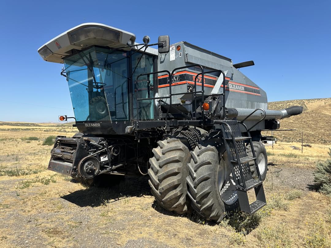 Image of Gleaner R72 Primary image