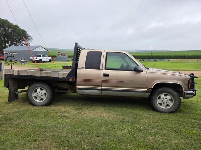 Image of GMC 1500 equipment image 2