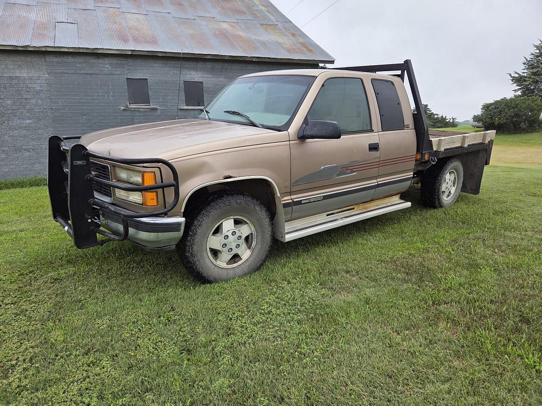 Image of GMC 1500 Primary image