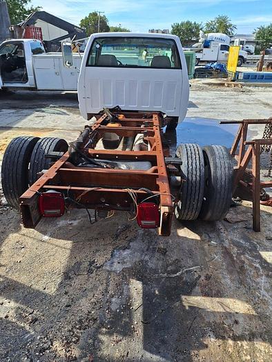 Image of GMC 3500 equipment image 1