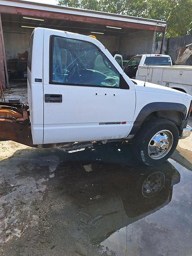 Image of GMC 3500 equipment image 4