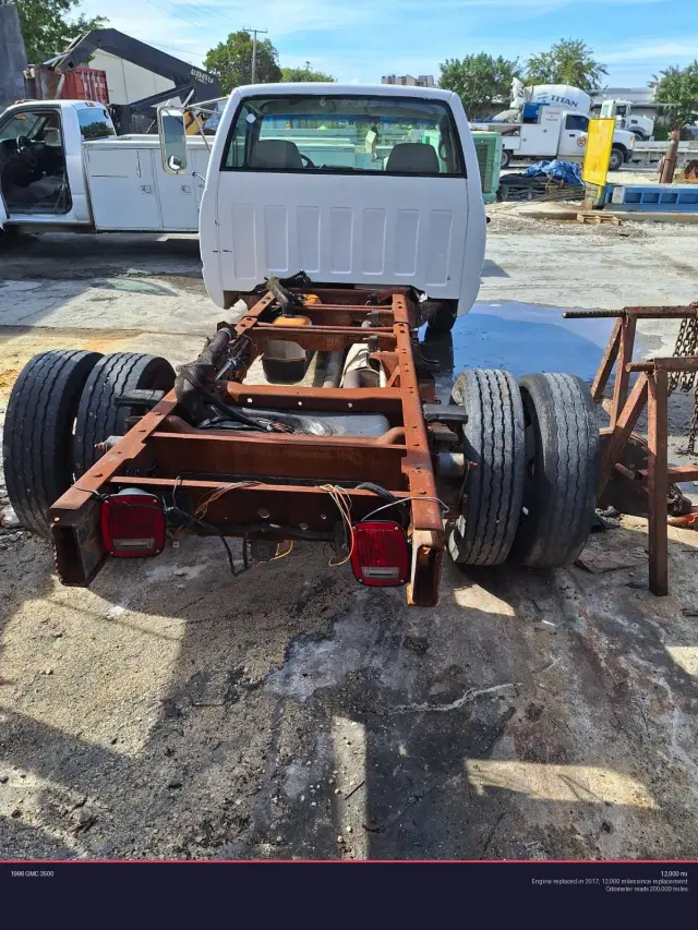 Image of GMC 3500 equipment image 1