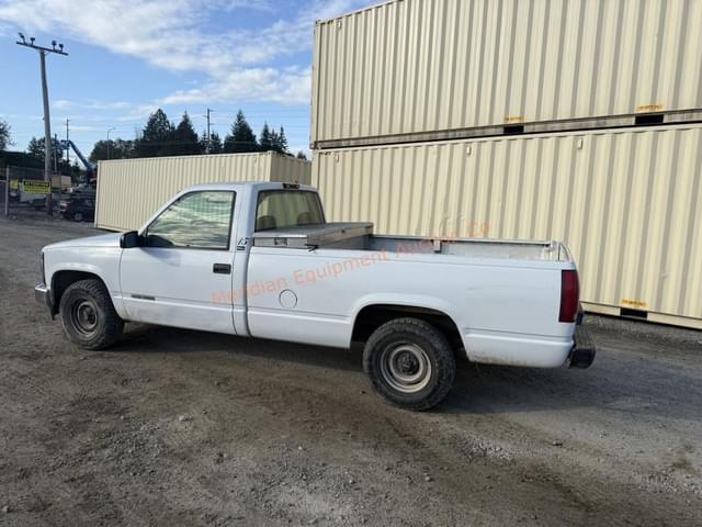 Image of GMC Sierra equipment image 3