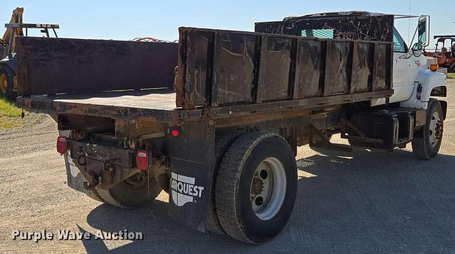 Image of GMC Topkick C5500 equipment image 4