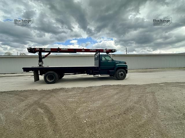 Image of GMC TopKick C6500 equipment image 3