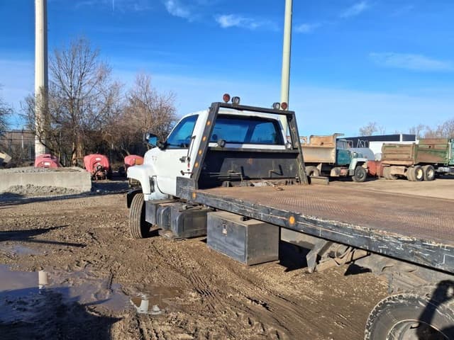 Image of GMC Topkick C7500 equipment image 3