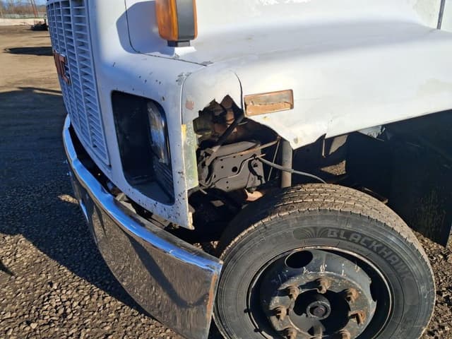 Image of GMC Topkick C7500 equipment image 1