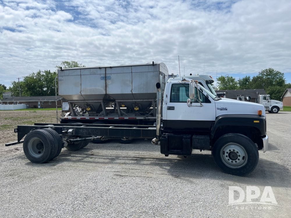 1996 GMC Topkick Equipment Image0