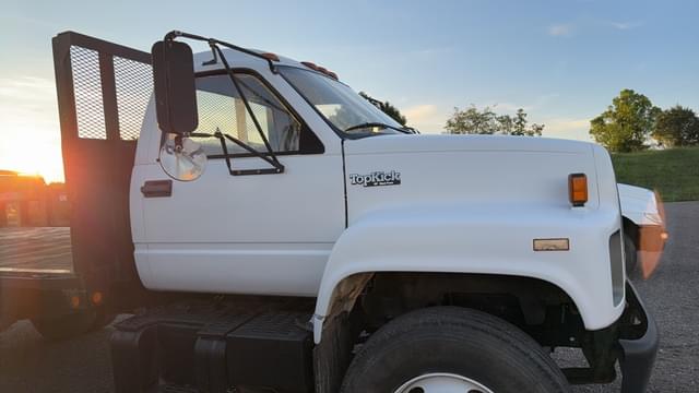 Image of GMC Topkick equipment image 3
