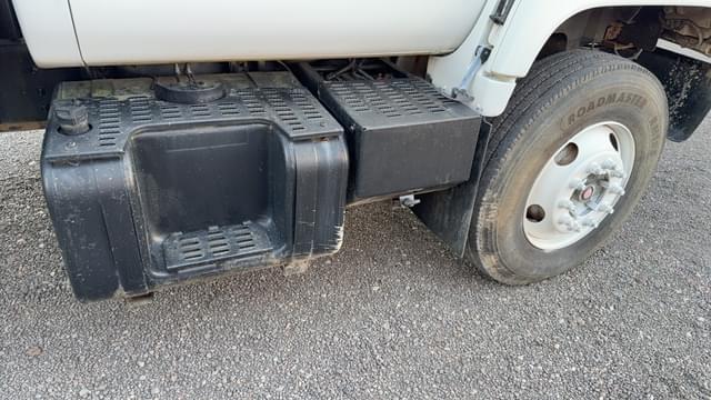 Image of GMC Topkick equipment image 4