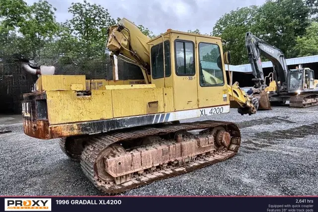 Image of Gradall XL4200 equipment image 3