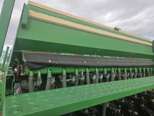 Image of Great Plains 3S3000F equipment image 4