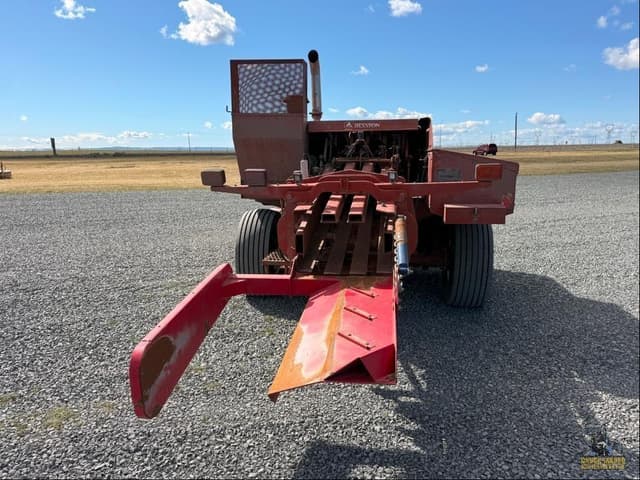 Image of Hesston 4690 equipment image 3