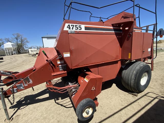 Image of Hesston 4755 equipment image 1