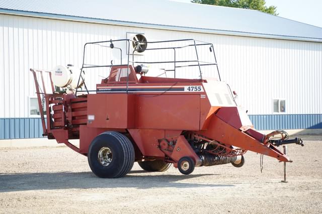 Image of Hesston 4755 equipment image 2