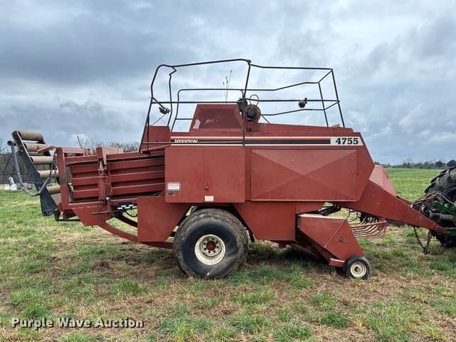 Image of Hesston 4755 equipment image 2