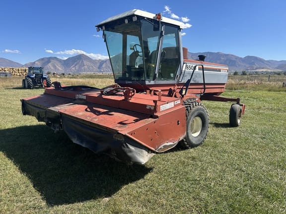 1996 Hesston 8500 Equipment Image0