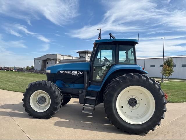 Image of New Holland 8870 equipment image 1