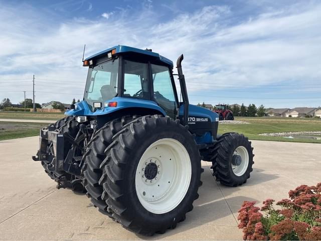 Image of New Holland 8870 equipment image 4