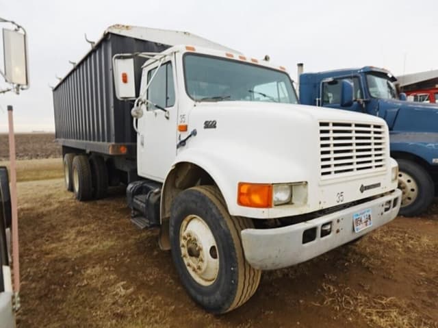 Image of International 4900 equipment image 1