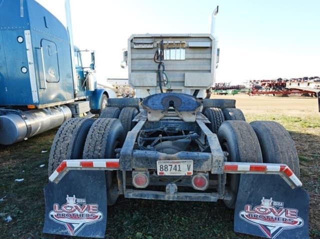 Image of International 9600 equipment image 4