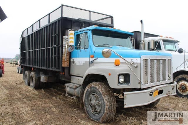 Image of International Navistar equipment image 1