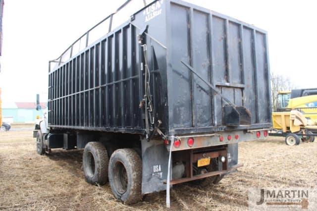 Image of International Navistar equipment image 3