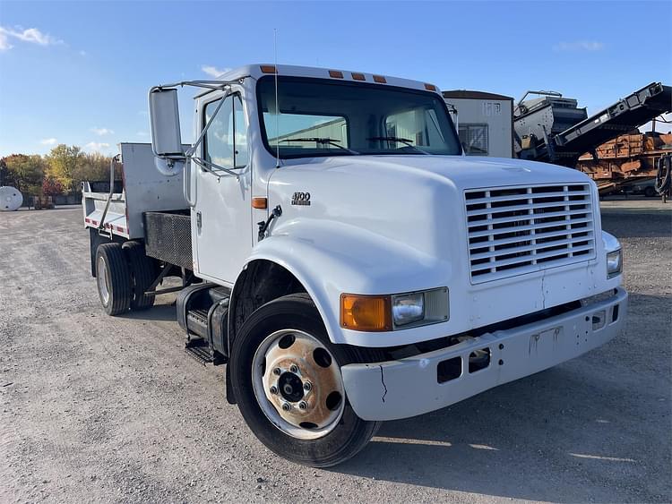 1996 International 4700 Equipment Image0
