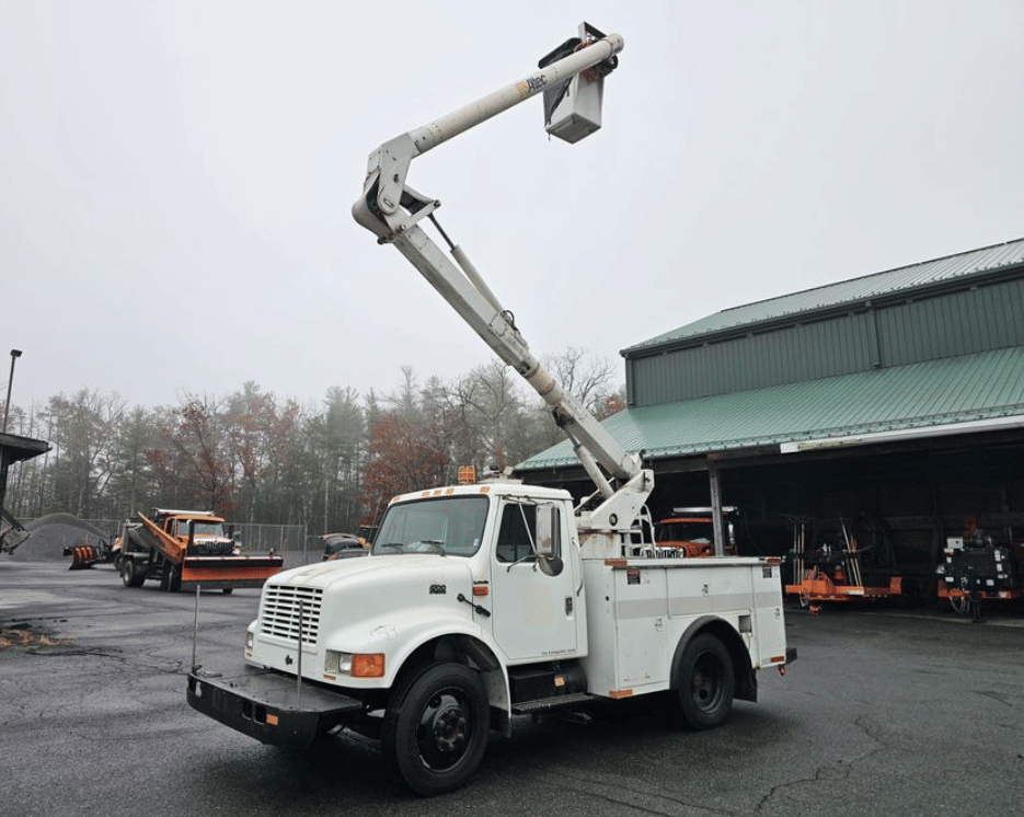 1996 International 4700 Equipment Image0