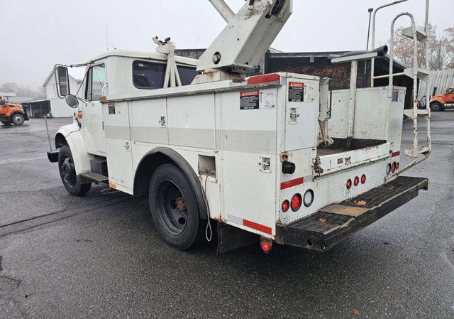 Image of International 4700 equipment image 3