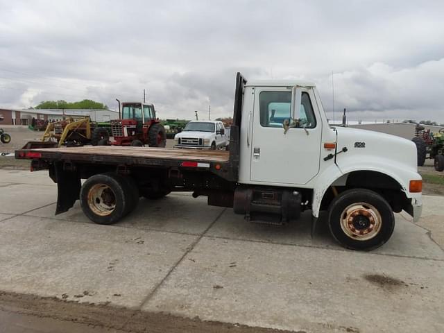 Image of International 4700 equipment image 4