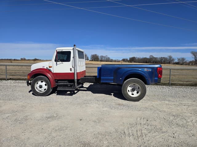 Image of International 4700 equipment image 1