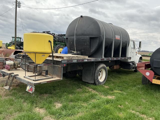 Image of International 4700 equipment image 3