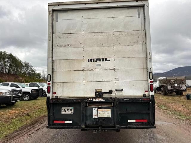 Image of International 4700 equipment image 3