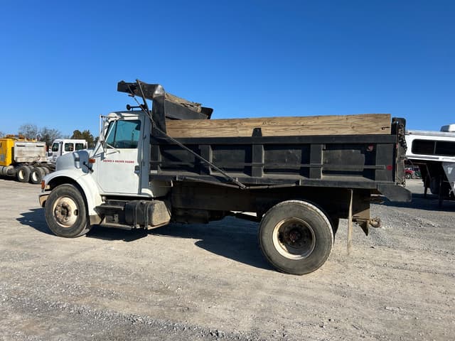 Image of International 4700 equipment image 1