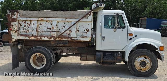 Image of International 4700 equipment image 3