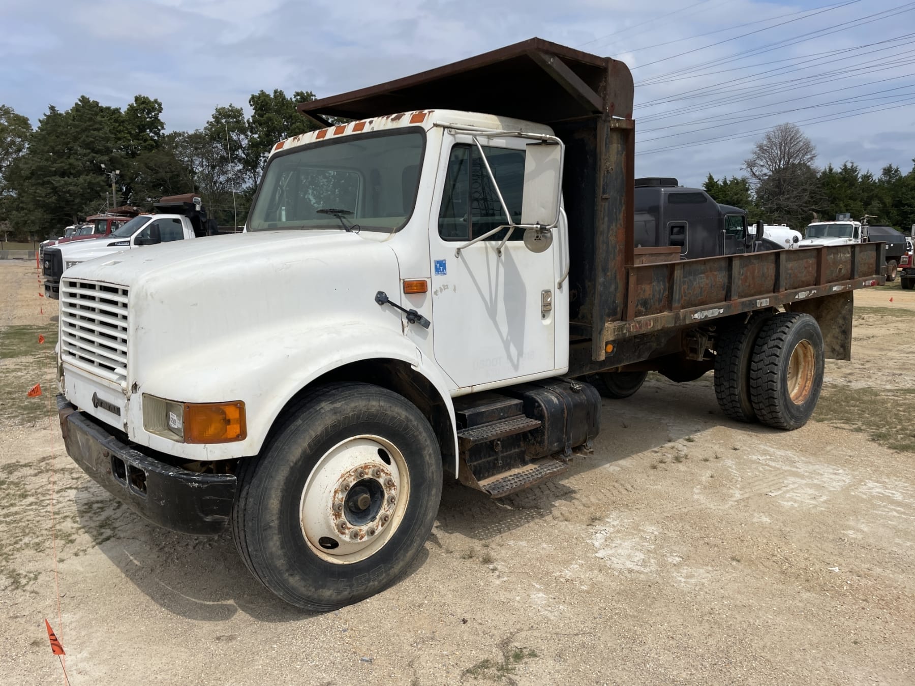 1996 International 4700 Equipment Image0