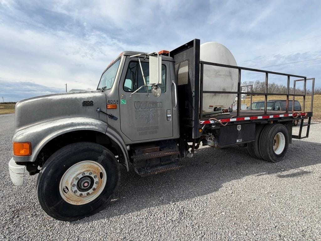 1996 International 4700 Equipment Image0