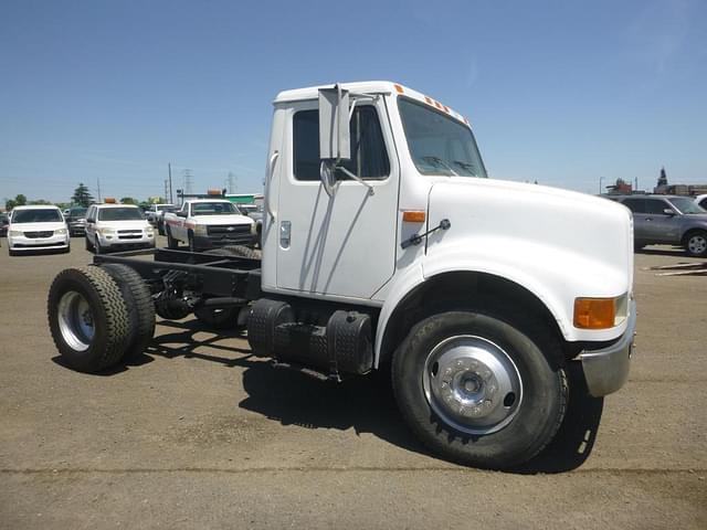 Image of International 4700 equipment image 1
