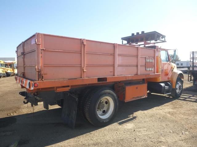 Image of International 4700 equipment image 2