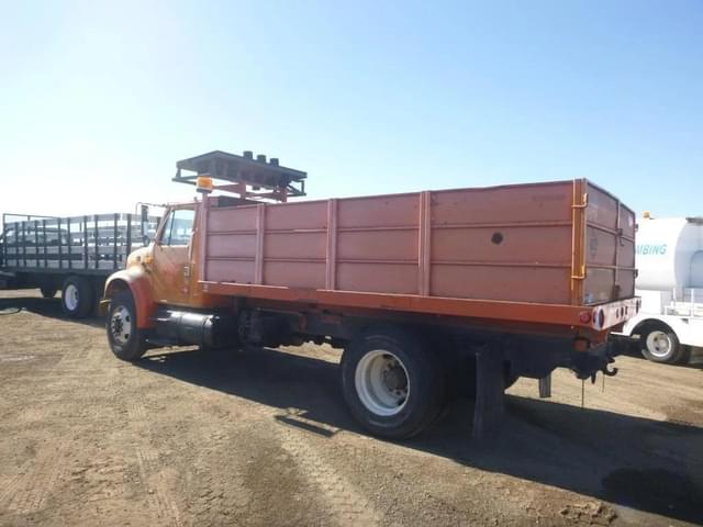 Image of International 4700 equipment image 3