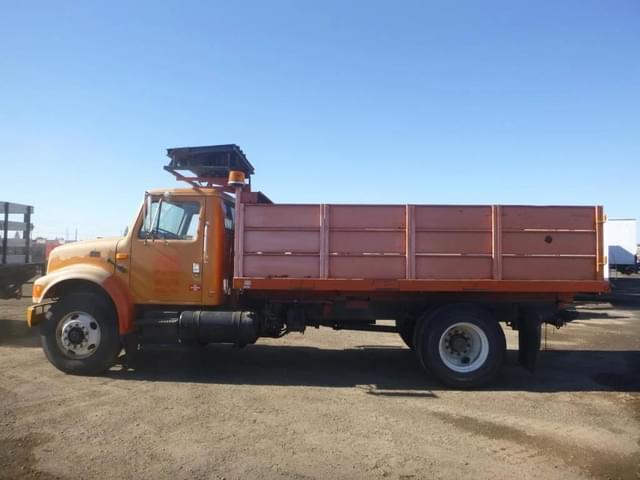 Image of International 4700 equipment image 4