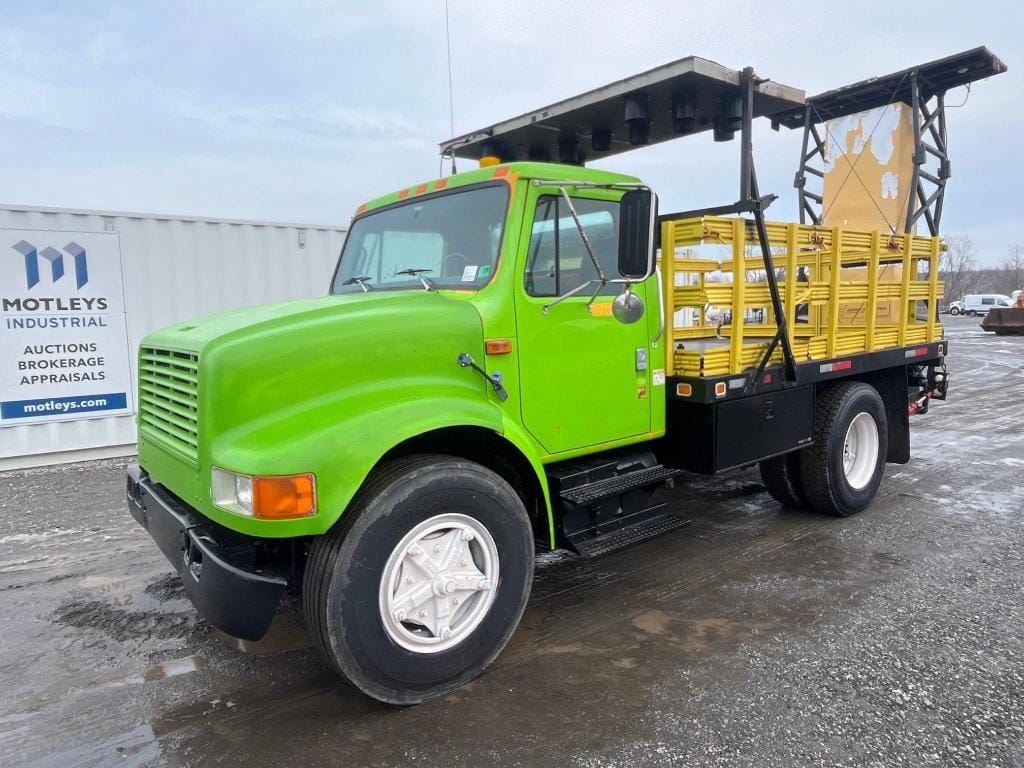 1996 International 4700 Equipment Image0