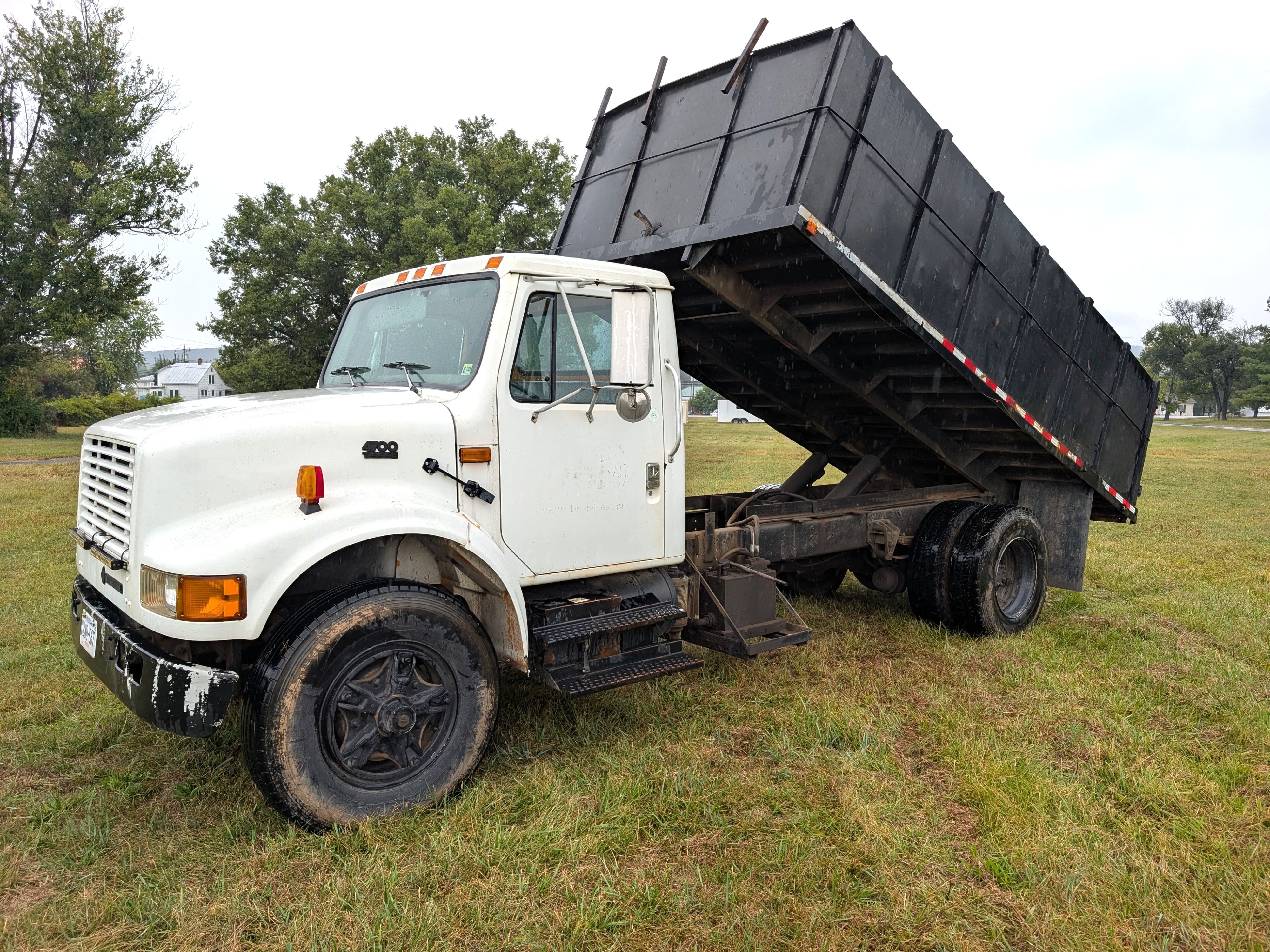 1996 International 4700 Equipment Image0