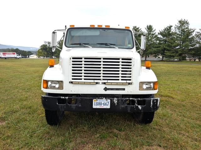 Image of International 4700 equipment image 2