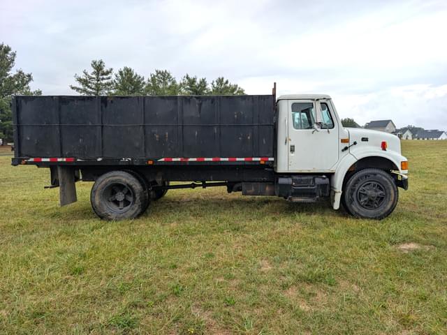 Image of International 4700 equipment image 4